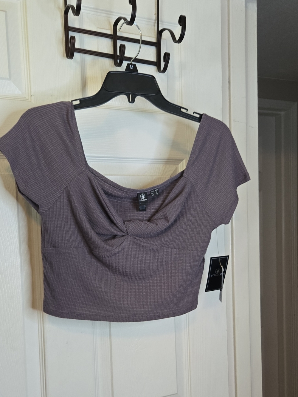 Volcom Ribbed Twist-Front Crop Top in Dusty Mauve